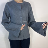 cardigan femme, cardigan élégant, cardigan chic, cardigan soirée, cardigan habillé, cardigan tendance, cardigan mode, cardigan en ligne, cardigan manches longues, cardigan manches courtes, cardigan maille, cardigan en laine, cardigan doux, cardigan oversize, cardigan ajusté, cardigan coupe droite, cardigan col V, cardigan boutonné, cardigan à boutons, cardigan basique, cardigan minimaliste, cardigan moderne, cardigan bureau, cardigan casual chic, cardigan de soirée, cardigan pour événement, cardigan pour tr