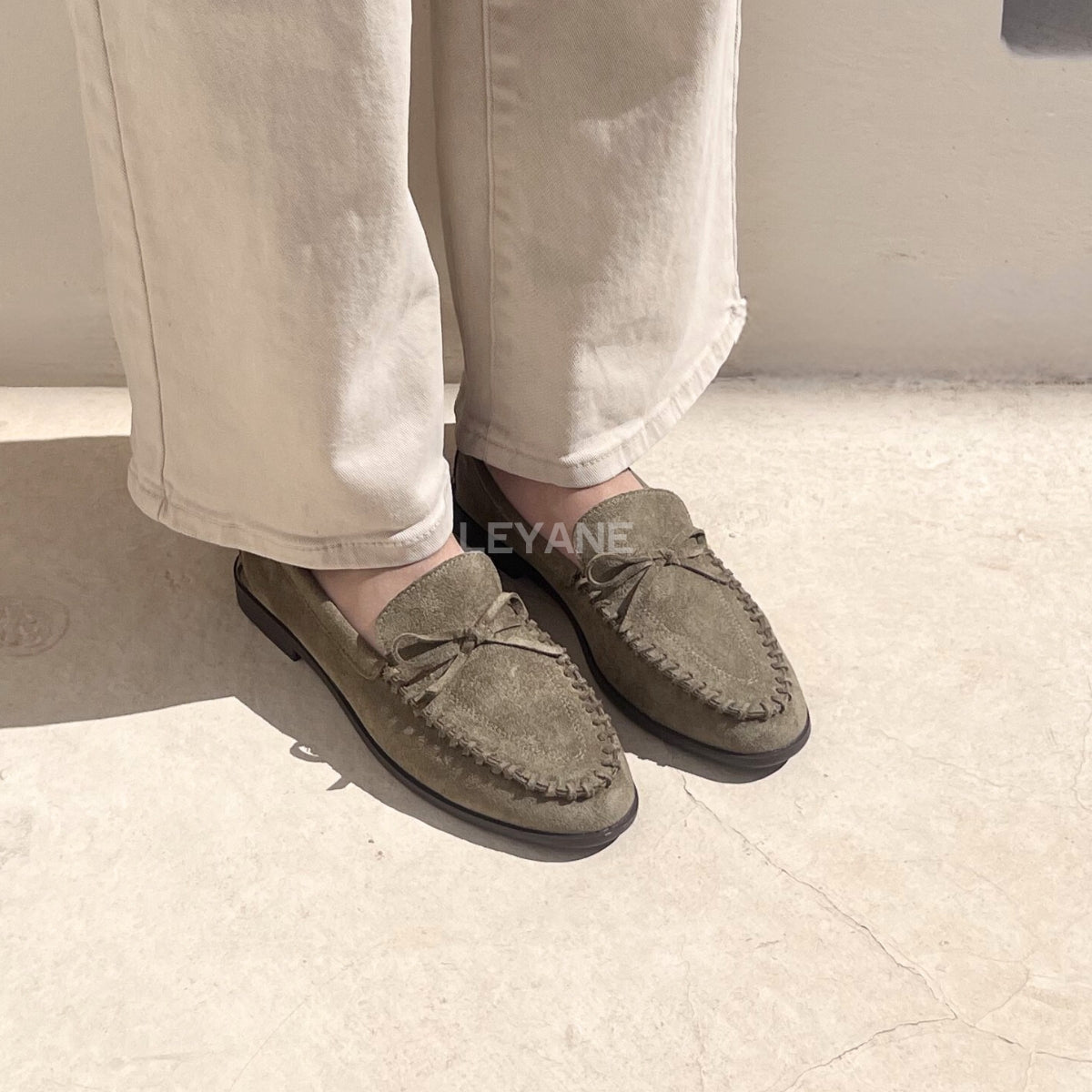 mocassins, suédine, daim, nœud, classique, chic, casual, chaussures plates, confort, femme, intemporel, automne, élégant