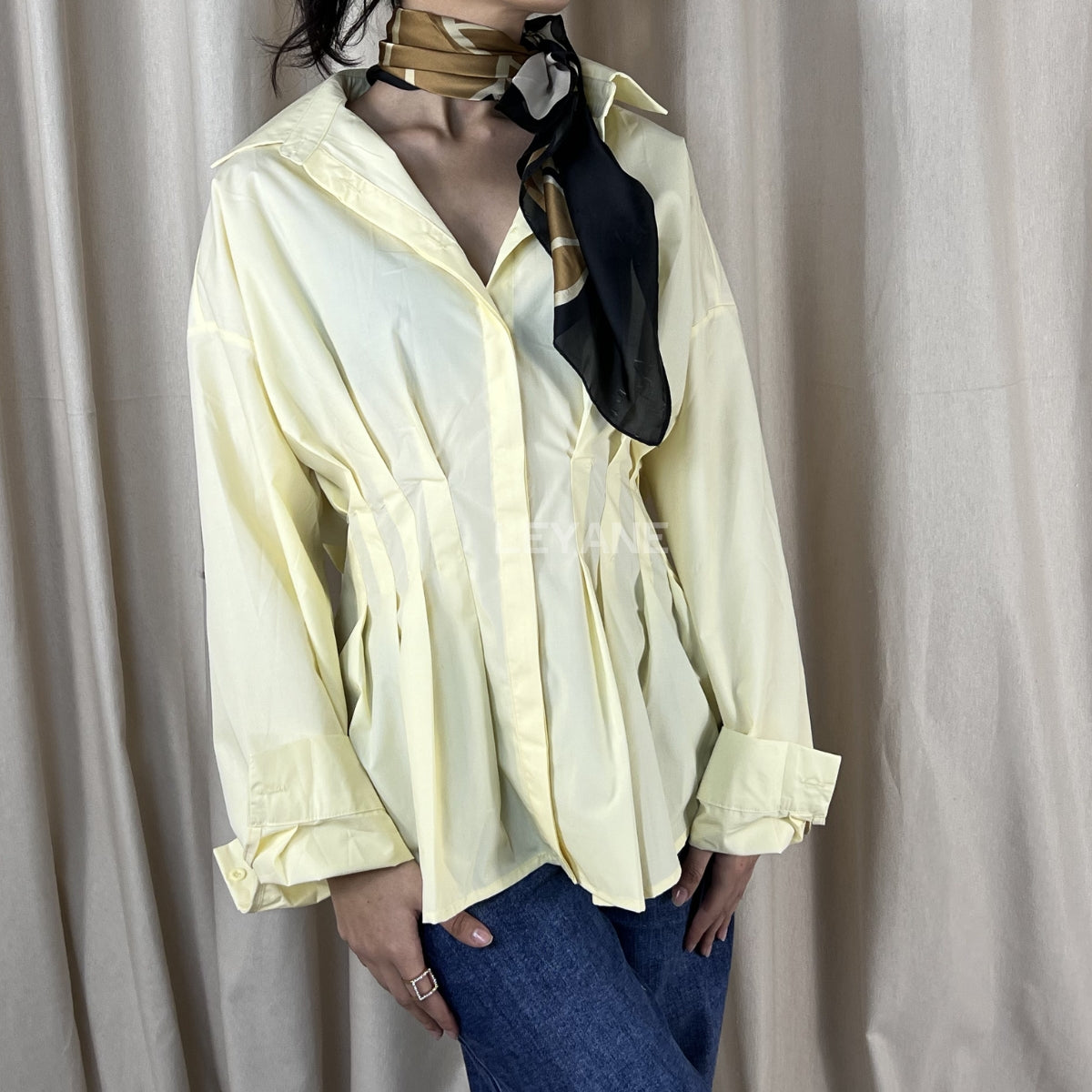 chemise femme, chemise élégante, chemise chic, chemise soirée, chemise habillée, chemise tendance, chemise mode, chemise en ligne, chemise manches longues, chemise manches courtes, chemise fluide, chemise oversize, chemise ajustée, chemise col classique, chemise col V, chemise satinée, chemise blanche, chemise noire, chemise beige, chemise marron, chemise zara style, chemise moderne, chemise minimaliste, chemise bureau, chemise casual chic, chemise de soirée, chemise pour événement, chemise pour travail, ch