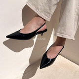mules femme, chaussures femme, talon bas, bout pointu, slingback, mules élégantes, chaussures chic, mode femme, collection chaussures, couleurs variées, minimaliste, tendance mode, chaussures modernes, style sophistiqué, look bureau, chaussures confortables, fashion femme, été printemps, chaussures ouvertes, design épuré