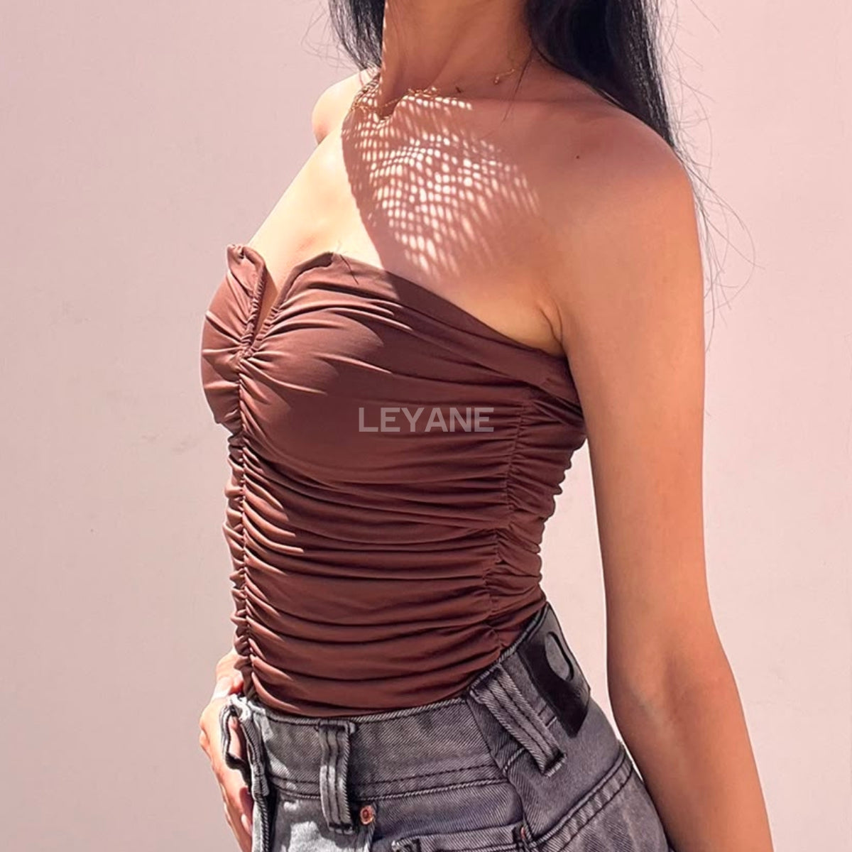 top femme, top soirée, top à sequins, top dos nu, top événement, top habillé, top chic, top élégant, top tendance, top en ligne, top noir, top marron, top brillant, top glamour, top court, top long, top ajusté, top moderne, top fashion, top party, top femme maroc, top maroc, top leyane, top leyane maroc, top marrakech, top casablanca, top rabat, top fes, top tanger, top agadir, outfit femme, outfit soirée, outfit chic, outfit for a date, ootd
