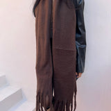 foulard femme, foulard élégant, foulard chic, foulard classique, foulard moderne, foulard tendance, foulard intemporel, foulard luxe, foulard premium, foulard soie, foulard satin, foulard mousseline, foulard léger, foulard doux, foulard fluide, foulard imprimé, foulard uni, foulard à motifs, foulard minimaliste, foulard clean look, foulard fashion, foulard stylé, foulard habillé, foulard quotidien, foulard casual, foulard workwear, foulard bureau, foulard soirée, foulard polyvalent, foulard carré, foulard l