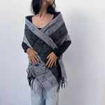 foulard femme, foulard élégant, foulard chic, foulard classique, foulard moderne, foulard tendance, foulard intemporel, foulard luxe, foulard premium, foulard soie, foulard satin, foulard mousseline, foulard léger, foulard doux, foulard fluide, foulard imprimé, foulard uni, foulard à motifs, foulard minimaliste, foulard clean look, foulard fashion, foulard stylé, foulard habillé, foulard quotidien, foulard casual, foulard workwear, foulard bureau, foulard soirée, foulard polyvalent, foulard carré, foulard l