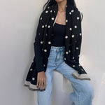 foulard femme, foulard élégant, foulard chic, foulard classique, foulard moderne, foulard tendance, foulard intemporel, foulard luxe, foulard premium, foulard soie, foulard satin, foulard mousseline, foulard léger, foulard doux, foulard fluide, foulard imprimé, foulard uni, foulard à motifs, foulard minimaliste, foulard clean look, foulard fashion, foulard stylé, foulard habillé, foulard quotidien, foulard casual, foulard workwear, foulard bureau, foulard soirée, foulard polyvalent, foulard carré, foulard l