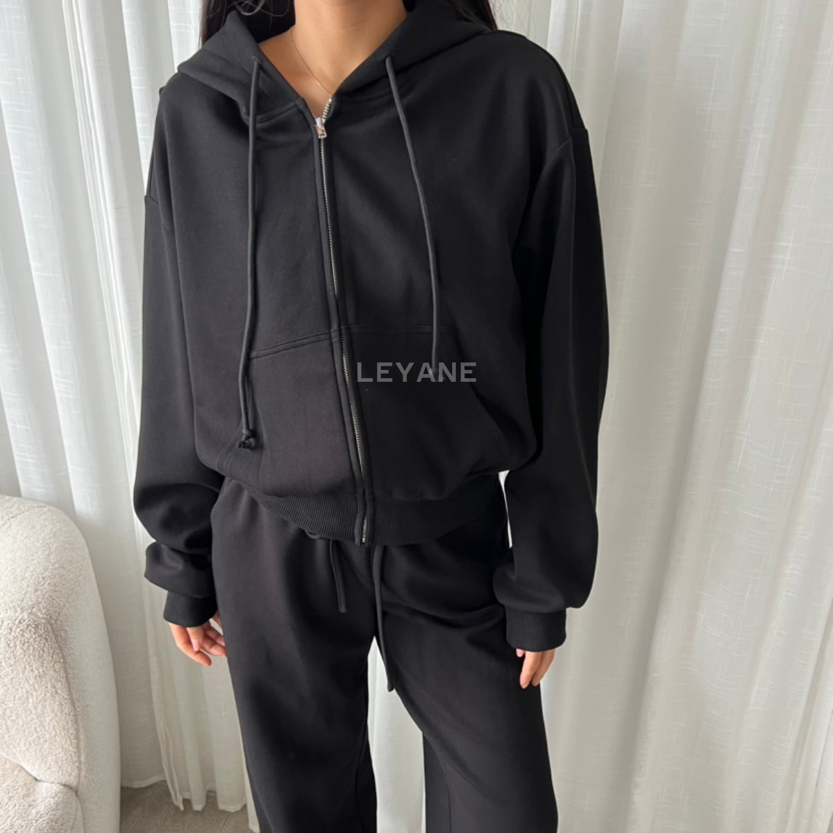  ensemble soirée, ensemble sequin, ensemble événement, ensemble en ligne, ensemble marron, ensemble noir, ensemble zara, ensemble leyane, ensemble court, ensemble long, ensemble femme maroc, ensemble leyane maroc, ensemble marrakech, ensemble casablanca, ensemble fes, ensemble tanger, ensemble agadir, outfit for a date, ootd
