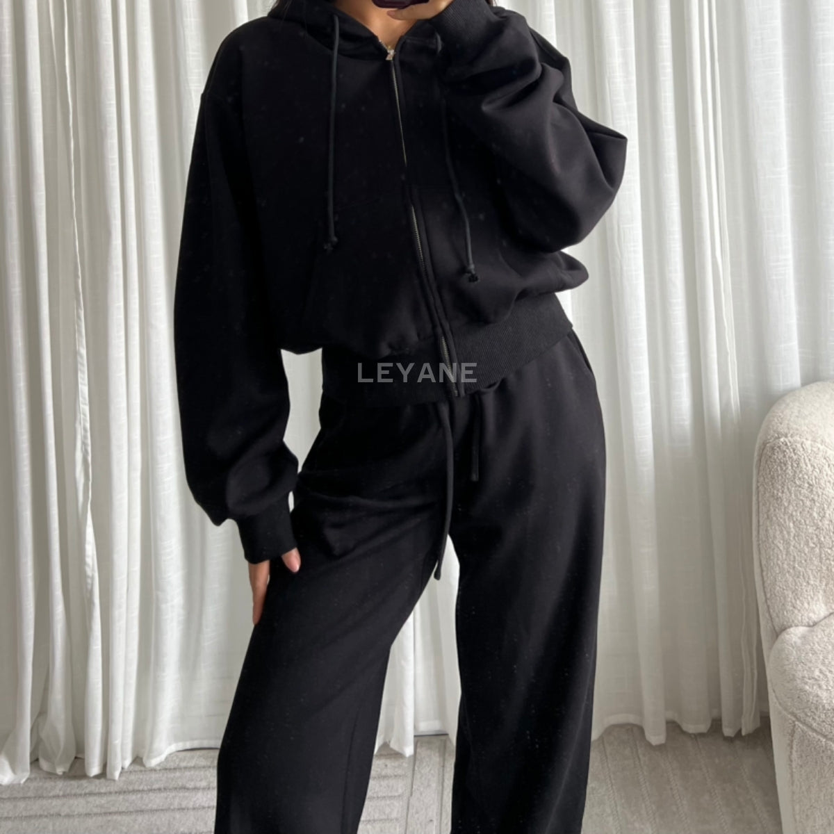  ensemble soirée, ensemble sequin, ensemble événement, ensemble en ligne, ensemble marron, ensemble noir, ensemble zara, ensemble leyane, ensemble court, ensemble long, ensemble femme maroc, ensemble leyane maroc, ensemble marrakech, ensemble casablanca, ensemble fes, ensemble tanger, ensemble agadir, outfit for a date, ootd
