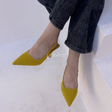 escarpins femme, escarpins à talons, escarpins talon haut, escarpins talon moyen, escarpins talon confortable, escarpins talon fin, escarpins talon carré, escarpins élégants, escarpins chic, escarpins classiques, escarpins modernes, escarpins tendance, escarpins intemporels, escarpins soirée, escarpins habillés, escarpins bureau, escarpins workwear, escarpins minimalistes, escarpins bout pointu, escarpins bout fermé, escarpins bride arrière, slingback femme, escarpins vernis, escarpins en daim, escarpins en