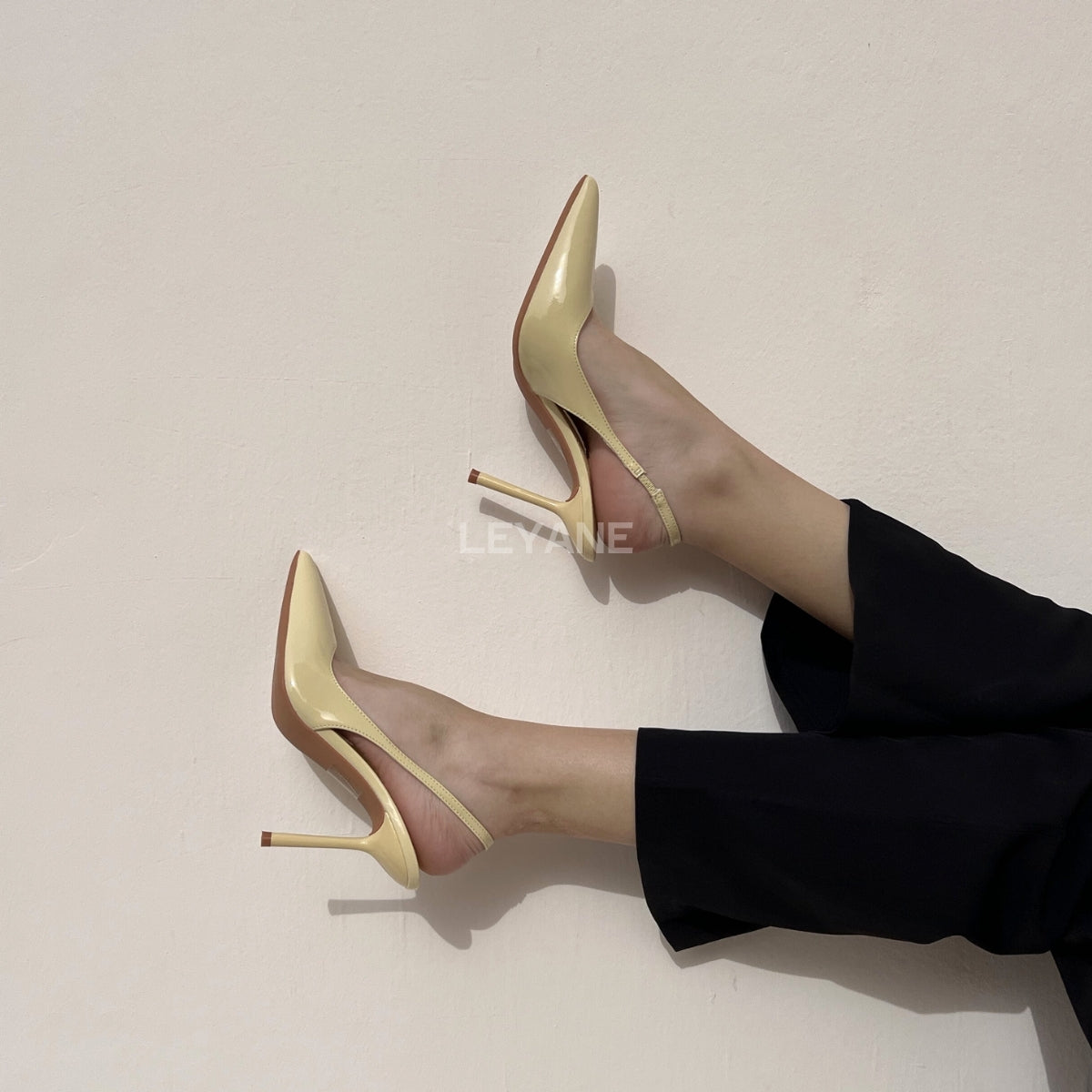 escarpin femme maroc,escarpin maroc online, escarpin femme luxe, escarpins femme demi talon,chaussures femmes, aldo; chaussures maroc, chaussures zara, keyza, eram,tendance,talon ,confortable,tendance,mi-talons,chanel,style,talon femme luxe, talon femme,talon femme maroc, slingback, slingback maroc, slingback chanel,slingback shoes, escarpins slingback, slingback jonak, slingback femme,babies femme
