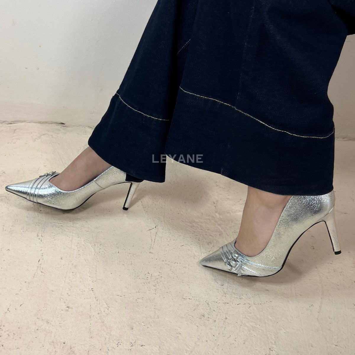 escarpin femme maroc,escarpin maroc online, escarpin femme luxe, escarpins femme demi talon,chaussures femmes, aldo; chaussures maroc, chaussures zara, keyza, eram,tendance,talon ,confortable,tendance,mi-talons,chanel,style,talon femme luxe, talon femme,talon femme maroc, slingback, slingback maroc, slingback chanel,slingback shoes, escarpins slingback, slingback jonak, slingback femme,babies femme
