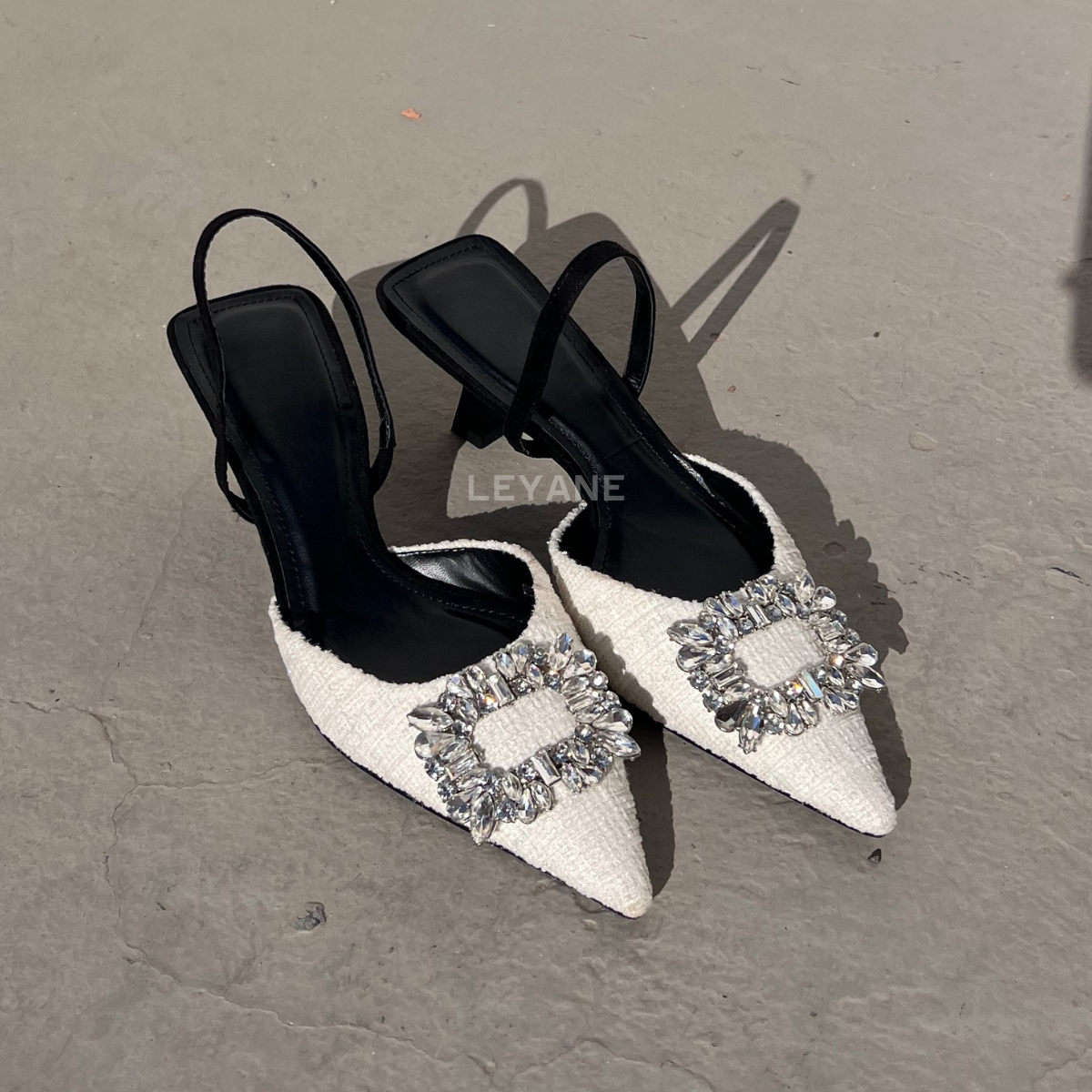 escarpin femme maroc,escarpin maroc online, escarpin femme luxe, escarpins femme demi talon,chaussures femmes, aldo; chaussures maroc, chaussures zara, keyza, eram,tendance,talon ,confortable,tendance,mi-talons,chanel,style,talon femme luxe, talon femme,talon femme maroc, slingback, slingback maroc, slingback chanel,slingback shoes, escarpins slingback, slingback jonak, slingback femme,babies femme
