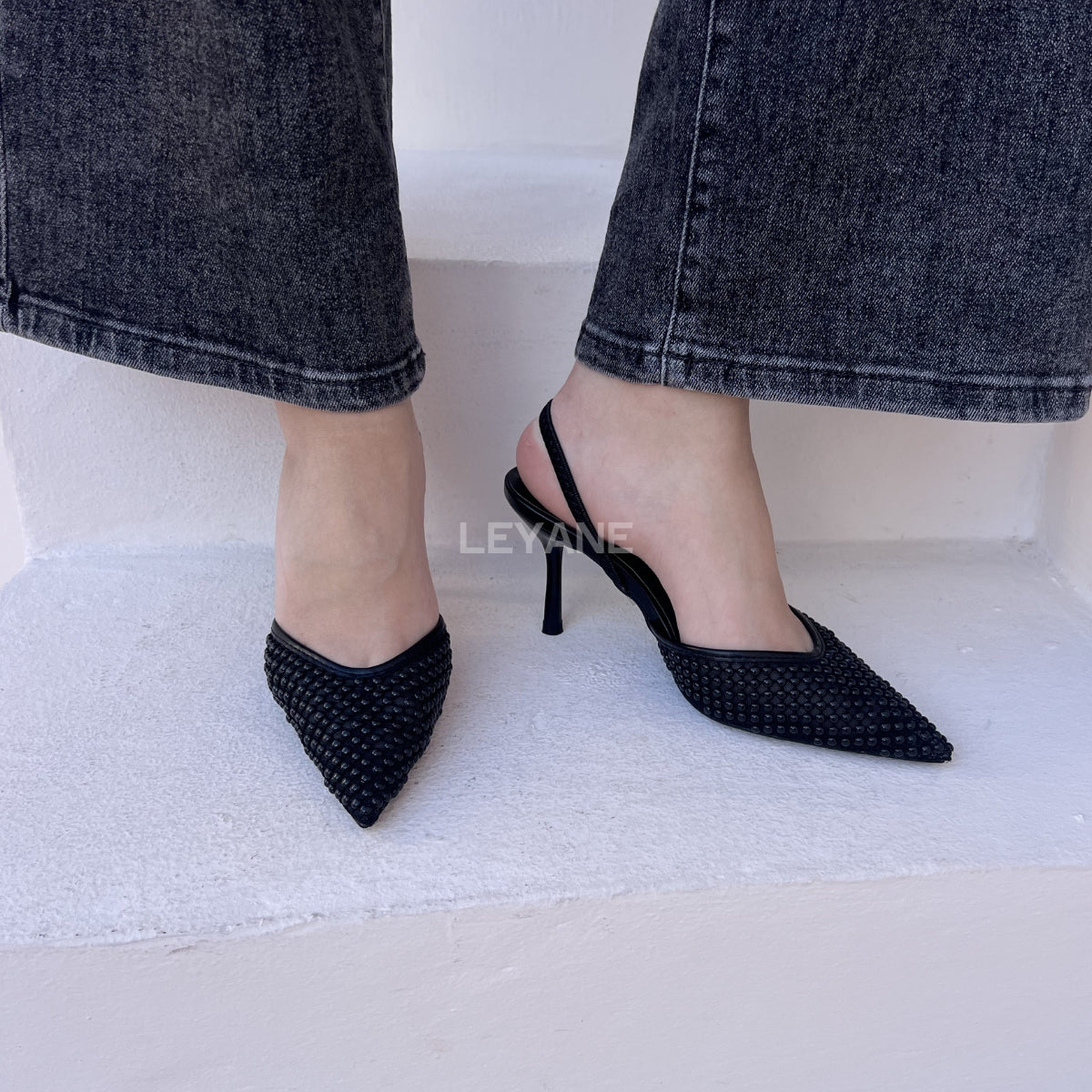 sandales à talons, sandales talon femme, sandales à talon carré, sandales à talon large, sandales à talon épais, sandales à talon haut, sandales à talon moyen, sandales confortables, sandales élégantes femme, sandales chic, sandales tendance, sandales été femme, sandales habillées, sandales minimalistes, sandales modernes, sandales ouvertes, sandales à brides, sandales bride cheville, sandales plateforme, sandales chunky talon, sandales fashion, sandales casual chic, sandales soirée, sandales style marocain