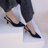 escarpins femme, escarpins à talons, escarpins talon haut, escarpins talon moyen, escarpins talon confortable, escarpins talon fin, escarpins talon carré, escarpins élégants, escarpins chic, escarpins classiques, escarpins modernes, escarpins tendance, escarpins intemporels, escarpins soirée, escarpins habillés, escarpins bureau, escarpins workwear, escarpins minimalistes, escarpins bout pointu, escarpins bout fermé, escarpins bride arrière, slingback femme, escarpins vernis, escarpins en daim, escarpins en