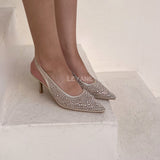escarpins femme, escarpins à talons, escarpins talon haut, escarpins talon moyen, escarpins talon confortable, escarpins talon fin, escarpins talon carré, escarpins élégants, escarpins chic, escarpins classiques, escarpins modernes, escarpins tendance, escarpins intemporels, escarpins soirée, escarpins habillés, escarpins bureau, escarpins workwear, escarpins minimalistes, escarpins bout pointu, escarpins bout fermé, escarpins bride arrière, slingback femme, escarpins vernis, escarpins en daim, escarpins en