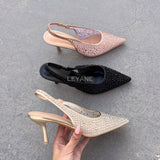 escarpins femme, escarpins à talons, escarpins talon haut, escarpins talon moyen, escarpins talon confortable, escarpins talon fin, escarpins talon carré, escarpins élégants, escarpins chic, escarpins classiques, escarpins modernes, escarpins tendance, escarpins intemporels, escarpins soirée, escarpins habillés, escarpins bureau, escarpins workwear, escarpins minimalistes, escarpins bout pointu, escarpins bout fermé, escarpins bride arrière, slingback femme, escarpins vernis, escarpins en daim, escarpins en