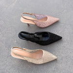 escarpins femme, escarpins à talons, escarpins talon haut, escarpins talon moyen, escarpins talon confortable, escarpins talon fin, escarpins talon carré, escarpins élégants, escarpins chic, escarpins classiques, escarpins modernes, escarpins tendance, escarpins intemporels, escarpins soirée, escarpins habillés, escarpins bureau, escarpins workwear, escarpins minimalistes, escarpins bout pointu, escarpins bout fermé, escarpins bride arrière, slingback femme, escarpins vernis, escarpins en daim, escarpins en