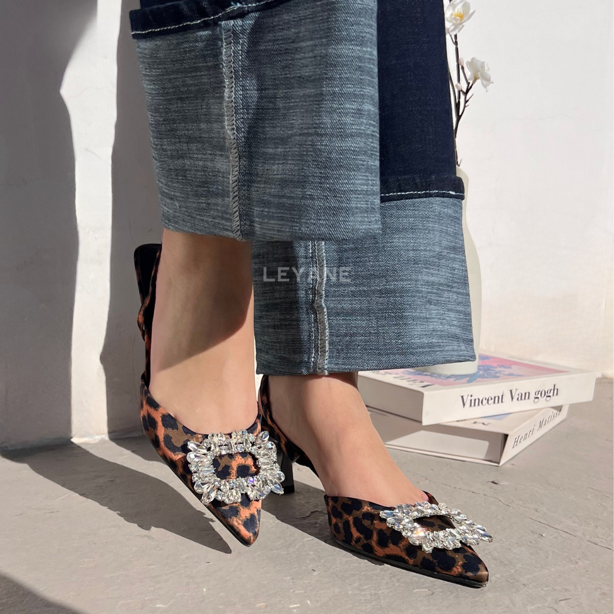 escarpin femme maroc,escarpin maroc online, escarpin femme luxe, escarpins femme demi talon,chaussures femmes, aldo; chaussures maroc, chaussures zara, keyza, eram,tendance,talon ,confortable,tendance,mi-talons,chanel,style,talon femme luxe, talon femme,talon femme maroc, slingback, slingback maroc, slingback chanel,slingback shoes, escarpins slingback, slingback jonak, slingback femme,babies femme

