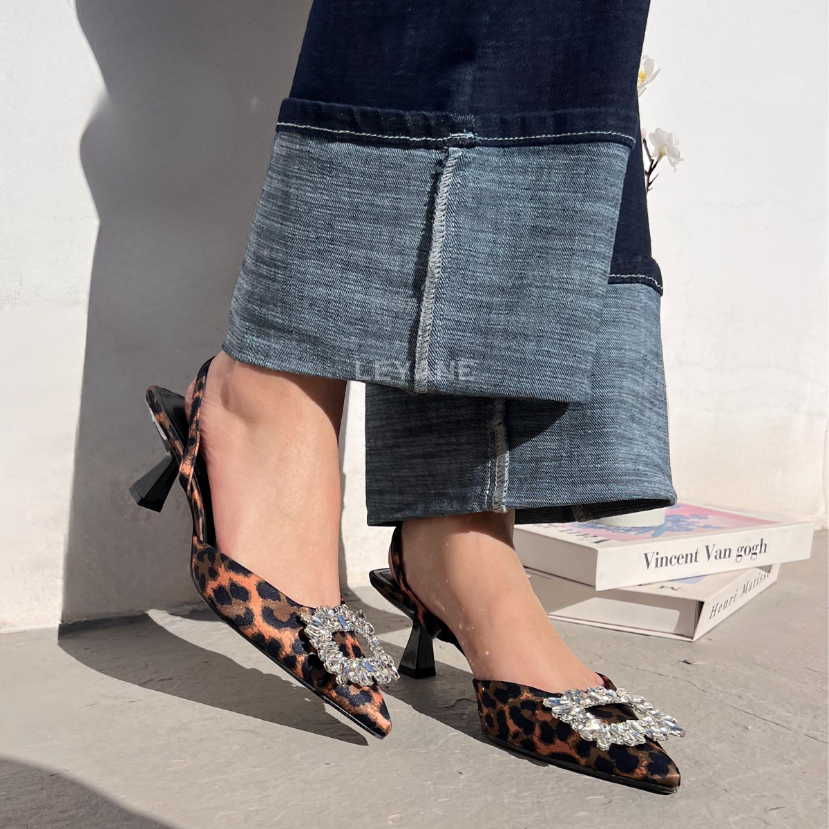 escarpin femme maroc,escarpin maroc online, escarpin femme luxe, escarpins femme demi talon,chaussures femmes, aldo; chaussures maroc, chaussures zara, keyza, eram,tendance,talon ,confortable,tendance,mi-talons,chanel,style,talon femme luxe, talon femme,talon femme maroc, slingback, slingback maroc, slingback chanel,slingback shoes, escarpins slingback, slingback jonak, slingback femme,babies femme
