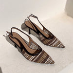 escarpins femme, escarpins à talons, escarpins talon haut, escarpins talon moyen, escarpins talon confortable, escarpins talon fin, escarpins talon carré, escarpins élégants, escarpins chic, escarpins classiques, escarpins modernes, escarpins tendance, escarpins intemporels, escarpins soirée, escarpins habillés, escarpins bureau, escarpins workwear, escarpins minimalistes, escarpins bout pointu, escarpins bout fermé, escarpins bride arrière, slingback femme, escarpins vernis, escarpins en daim, escarpins en
