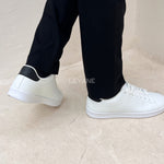 Baskets homme luxe, baskets homme Maroc, baskets homme tendance, baskets homme Casablanca, baskets homme cuir, sneakers homme élégantes, sneakers homme confortables, baskets casual homme, baskets sport chic homme, baskets blanches homme, baskets mode homme, sneakers Nike homme, sneakers Adidas homme, baskets New Balance homme, sneakers Balenciaga homme, baskets Alexander McQueen homme, baskets homme premium, sneakers homme streetwear, baskets homme modernes, baskets légères homme, chaussures sport homme ten