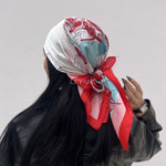 foulard femme, foulard élégant, foulard chic, foulard classique, foulard moderne, foulard tendance, foulard intemporel, foulard luxe, foulard premium, foulard soie, foulard satin, foulard mousseline, foulard léger, foulard doux, foulard fluide, foulard imprimé, foulard uni, foulard à motifs, foulard minimaliste, foulard clean look, foulard fashion, foulard stylé, foulard habillé, foulard quotidien, foulard casual, foulard workwear, foulard bureau, foulard soirée, foulard polyvalent, foulard carré, foulard l