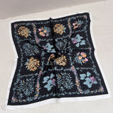 foulard femme, foulard élégant, foulard chic, foulard classique, foulard moderne, foulard tendance, foulard intemporel, foulard luxe, foulard premium, foulard soie, foulard satin, foulard mousseline, foulard léger, foulard doux, foulard fluide, foulard imprimé, foulard uni, foulard à motifs, foulard minimaliste, foulard clean look, foulard fashion, foulard stylé, foulard habillé, foulard quotidien, foulard casual, foulard workwear, foulard bureau, foulard soirée, foulard polyvalent, foulard carré, foulard l