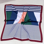foulard femme, foulard élégant, foulard chic, foulard classique, foulard moderne, foulard tendance, foulard intemporel, foulard luxe, foulard premium, foulard soie, foulard satin, foulard mousseline, foulard léger, foulard doux, foulard fluide, foulard imprimé, foulard uni, foulard à motifs, foulard minimaliste, foulard clean look, foulard fashion, foulard stylé, foulard habillé, foulard quotidien, foulard casual, foulard workwear, foulard bureau, foulard soirée, foulard polyvalent, foulard carré, foulard l