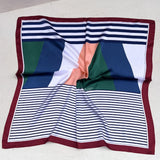 foulard femme, foulard élégant, foulard chic, foulard classique, foulard moderne, foulard tendance, foulard intemporel, foulard luxe, foulard premium, foulard soie, foulard satin, foulard mousseline, foulard léger, foulard doux, foulard fluide, foulard imprimé, foulard uni, foulard à motifs, foulard minimaliste, foulard clean look, foulard fashion, foulard stylé, foulard habillé, foulard quotidien, foulard casual, foulard workwear, foulard bureau, foulard soirée, foulard polyvalent, foulard carré, foulard l