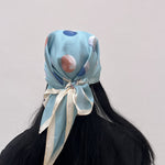 foulard femme, foulard élégant, foulard chic, foulard classique, foulard moderne, foulard tendance, foulard intemporel, foulard luxe, foulard premium, foulard soie, foulard satin, foulard mousseline, foulard léger, foulard doux, foulard fluide, foulard imprimé, foulard uni, foulard à motifs, foulard minimaliste, foulard clean look, foulard fashion, foulard stylé, foulard habillé, foulard quotidien, foulard casual, foulard workwear, foulard bureau, foulard soirée, foulard polyvalent, foulard carré, foulard l