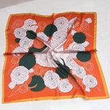 foulard femme, foulard élégant, foulard chic, foulard classique, foulard moderne, foulard tendance, foulard intemporel, foulard luxe, foulard premium, foulard soie, foulard satin, foulard mousseline, foulard léger, foulard doux, foulard fluide, foulard imprimé, foulard uni, foulard à motifs, foulard minimaliste, foulard clean look, foulard fashion, foulard stylé, foulard habillé, foulard quotidien, foulard casual, foulard workwear, foulard bureau, foulard soirée, foulard polyvalent, foulard carré, foulard l