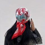 foulard femme, foulard élégant, foulard chic, foulard classique, foulard moderne, foulard tendance, foulard intemporel, foulard luxe, foulard premium, foulard soie, foulard satin, foulard mousseline, foulard léger, foulard doux, foulard fluide, foulard imprimé, foulard uni, foulard à motifs, foulard minimaliste, foulard clean look, foulard fashion, foulard stylé, foulard habillé, foulard quotidien, foulard casual, foulard workwear, foulard bureau, foulard soirée, foulard polyvalent, foulard carré, foulard l