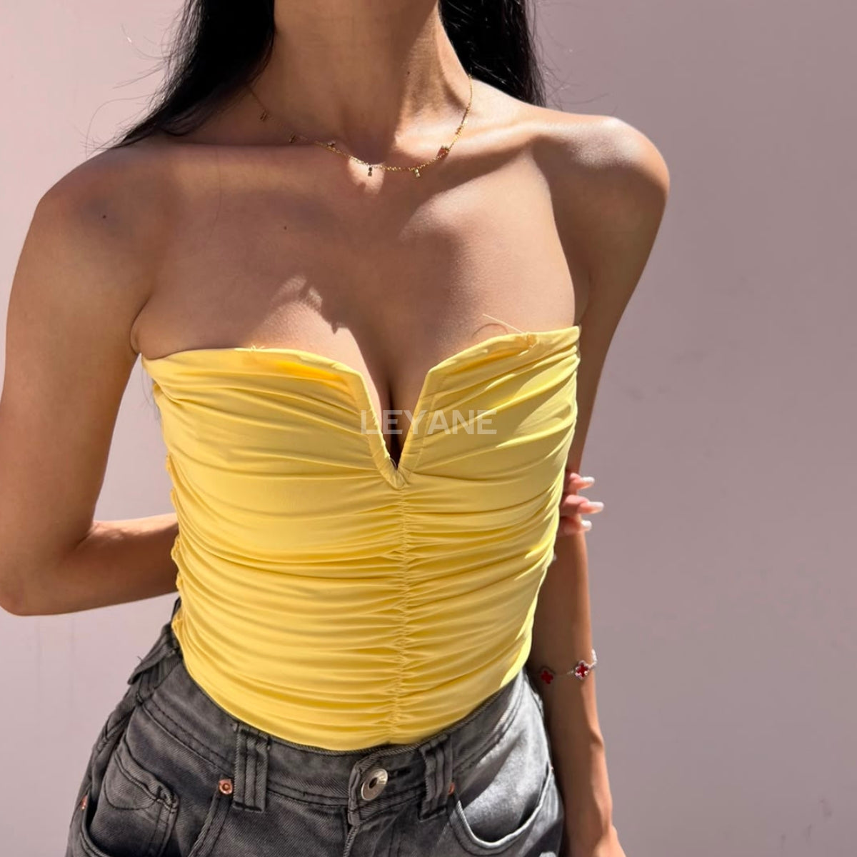 top femme, top soirée, top à sequins, top dos nu, top événement, top habillé, top chic, top élégant, top tendance, top en ligne, top noir, top marron, top brillant, top glamour, top court, top long, top ajusté, top moderne, top fashion, top party, top femme maroc, top maroc, top leyane, top leyane maroc, top marrakech, top casablanca, top rabat, top fes, top tanger, top agadir, outfit femme, outfit soirée, outfit chic, outfit for a date, ootd

