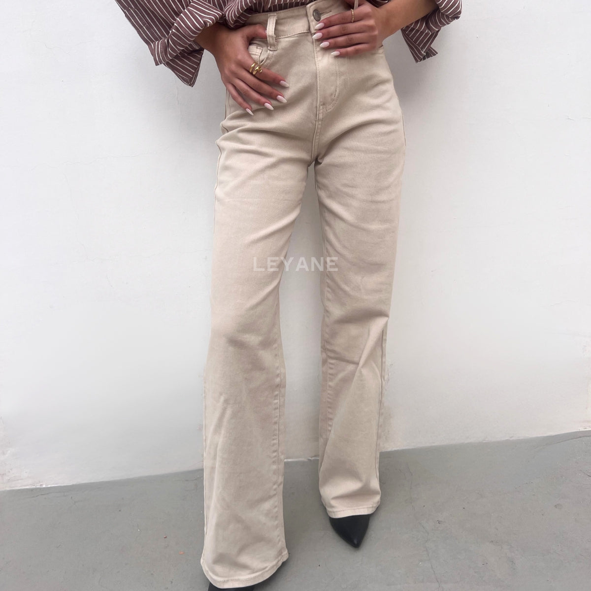  jean, jean femme, jean delavé, jean femme maroc, jean leyane, jean femme en ligne, jean zara, jean straight fit, jean wide leg, jean straight fit maroc, jean en ligne femme maroc, jean stradivarus, jean mango, jean tendance, jean soirée, jean sortie,