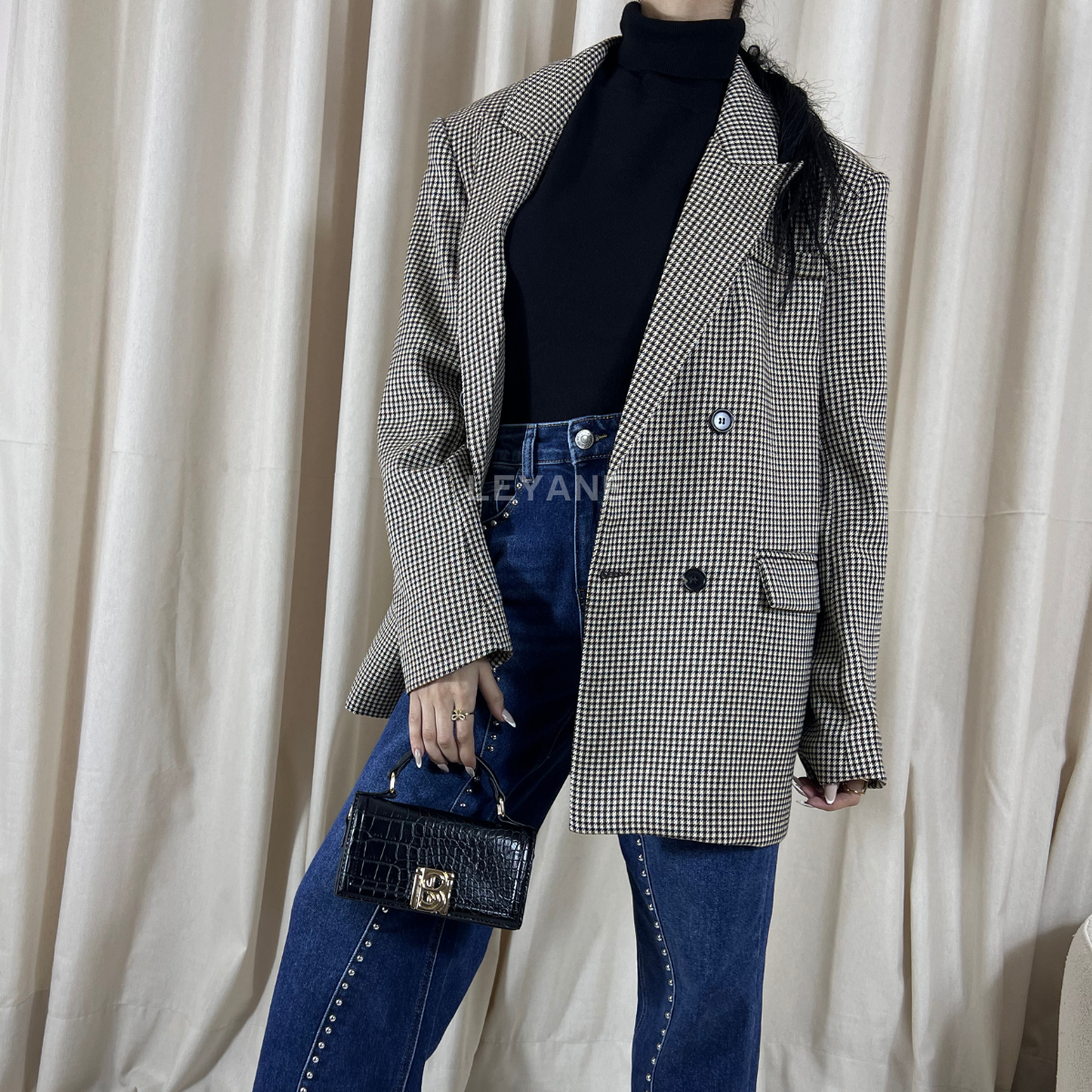 jean, jean femme, jean delavé, jean femme maroc, jean leyane, jean femme en ligne, jean zara, jean straight fit, jean wide leg, jean straight fit maroc, jean en ligne femme maroc, jean stradivarus, jean mango, jean tendance, jean soirée, jean sortie,