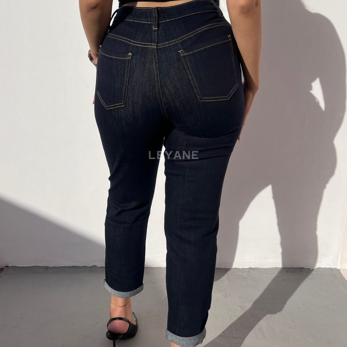  jean, jean femme, jean delavé, jean femme maroc, jean leyane, jean femme en ligne, jean zara, jean straight fit, jean wide leg, jean straight fit maroc, jean en ligne femme maroc, jean stradivarus, jean mango, jean tendance, jean soirée, jean sortie,
