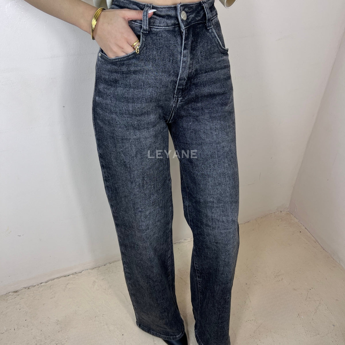  jean, jean femme, jean delavé, jean femme maroc, jean leyane, jean femme en ligne, jean zara, jean straight fit, jean wide leg, jean straight fit maroc, jean en ligne femme maroc, jean stradivarus, jean mango, jean tendance, jean soirée, jean sortie,