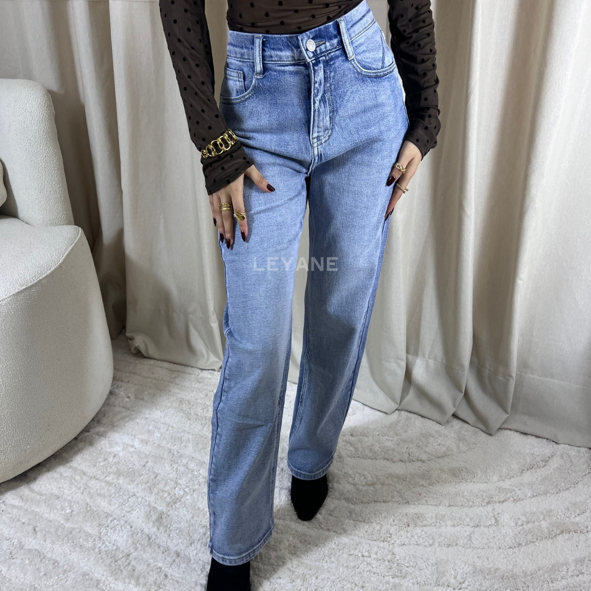 jean, jean femme, jean delavé, jean femme maroc, jean leyane, jean femme en ligne, jean zara, jean straight fit, jean wide leg, jean straight fit maroc, jean en ligne femme maroc, jean stradivarus, jean mango, jean tendance, jean soirée, jean sortie, 