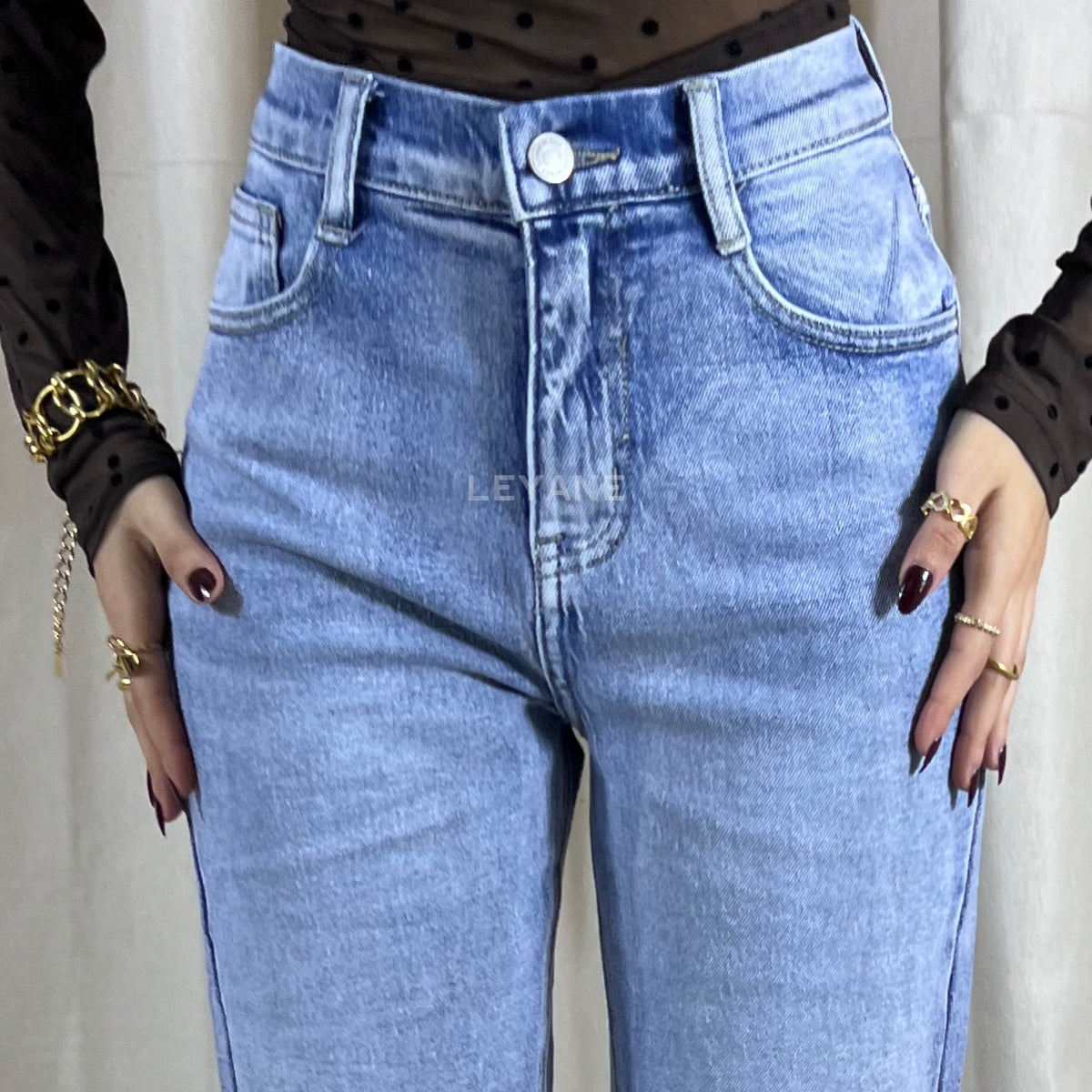 jean, jean femme, jean delavé, jean femme maroc, jean leyane, jean femme en ligne, jean zara, jean straight fit, jean wide leg, jean straight fit maroc, jean en ligne femme maroc, jean stradivarus, jean mango, jean tendance, jean soirée, jean sortie, 