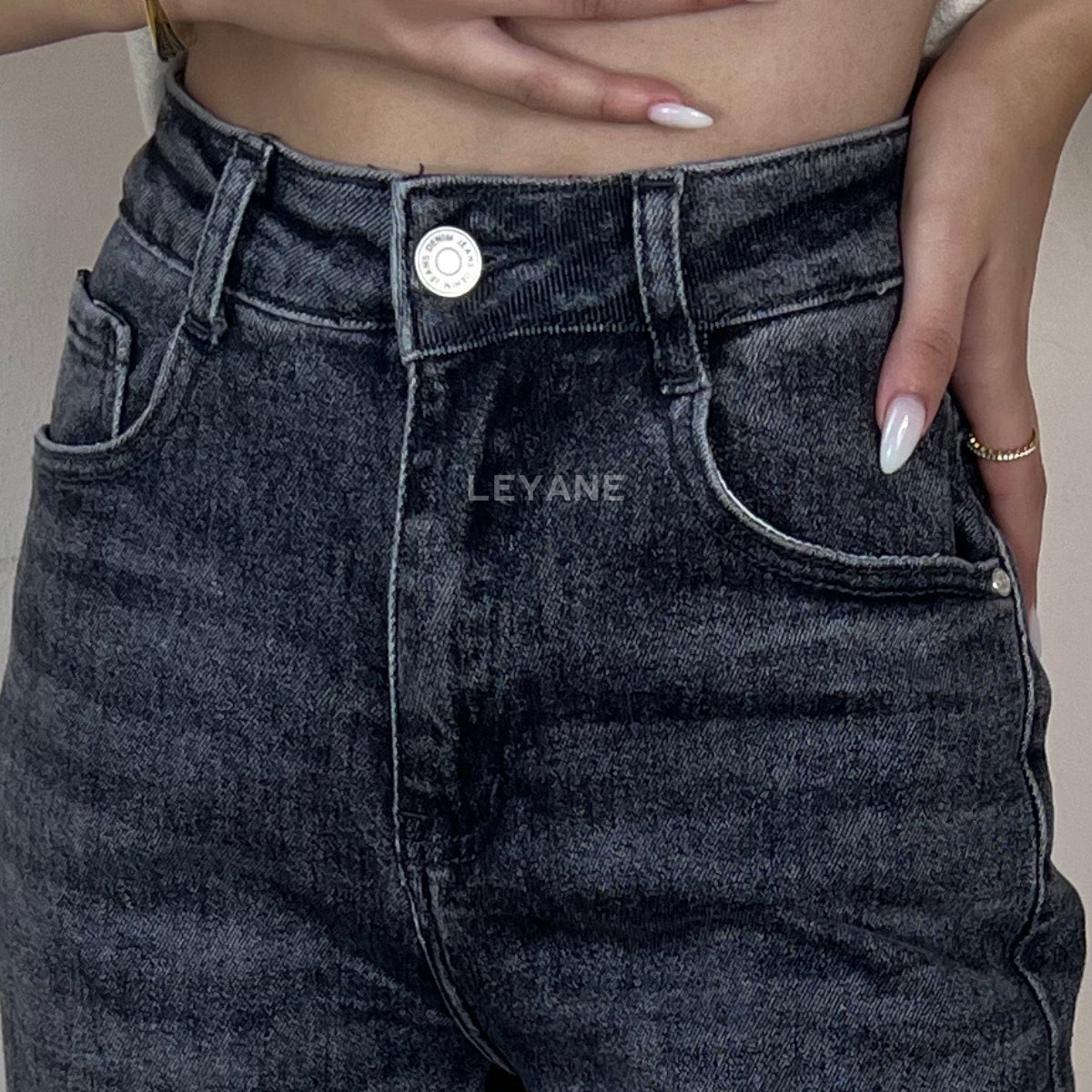  jean, jean femme, jean delavé, jean femme maroc, jean leyane, jean femme en ligne, jean zara, jean straight fit, jean wide leg, jean straight fit maroc, jean en ligne femme maroc, jean stradivarus, jean mango, jean tendance, jean soirée, jean sortie,