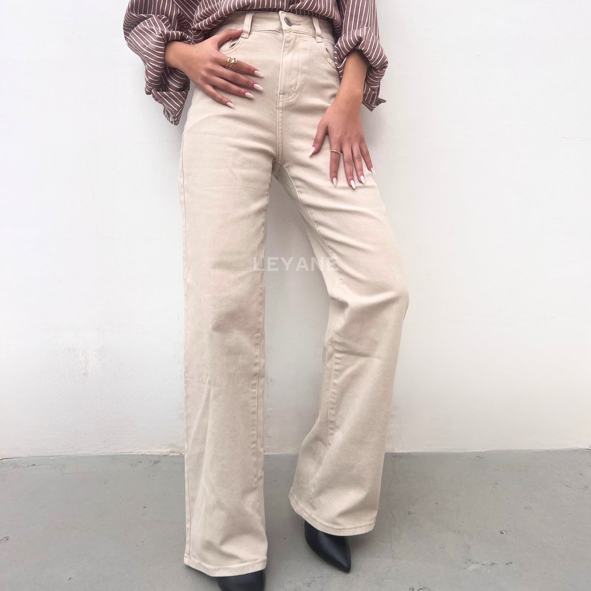  jean, jean femme, jean delavé, jean femme maroc, jean leyane, jean femme en ligne, jean zara, jean straight fit, jean wide leg, jean straight fit maroc, jean en ligne femme maroc, jean stradivarus, jean mango, jean tendance, jean soirée, jean sortie,