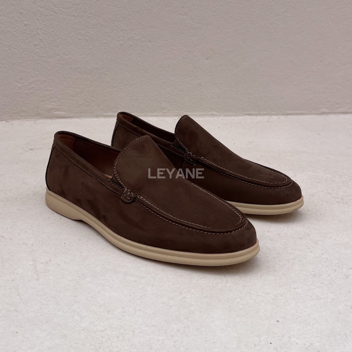 Mocassin homme luxe, mocassins homme Maroc, mocassins homme cuir, mocassin Loro Piana homme, mocassins homme Casablanca, mocassin homme tendance, mocassin homme élégant, mocassin homme italien, derbies homme, derbies homme Maroc, derbies homme cuir, derbies homme élégantes, derbies Tamaris homme, derbies Jonak homme, chaussures derby homme tendance, slipper homme cuir, chaussures confort homme, chaussures homme légères, mocassin souple homme, chaussures casual chic homme, slipper luxe homme style Chanel hom