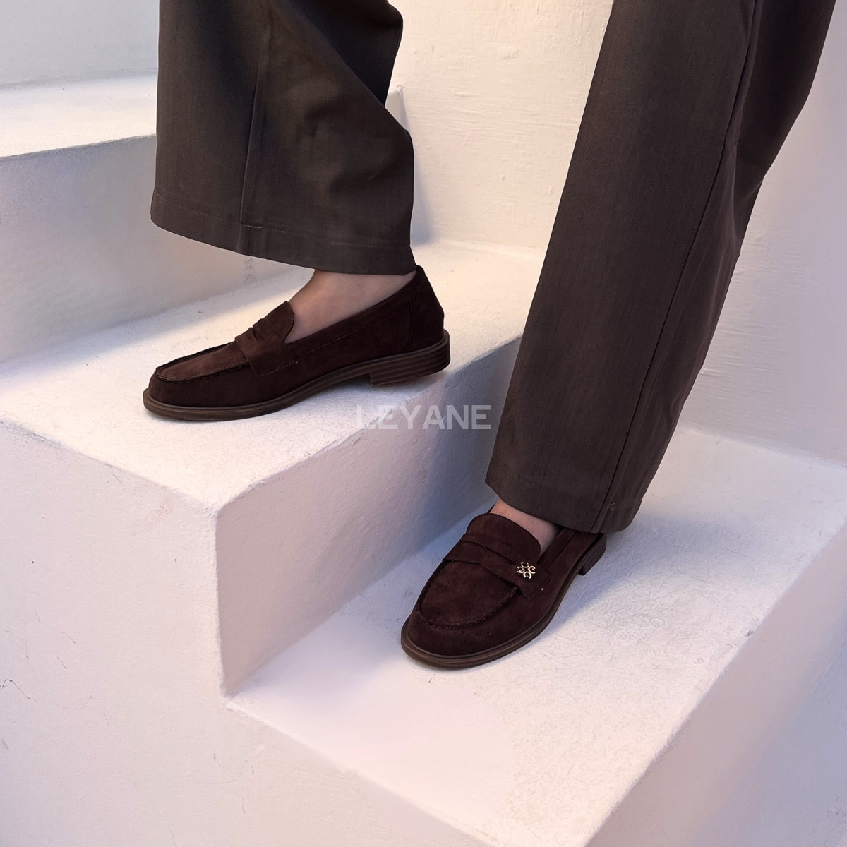 mocassin femme luxe, mocassins maroc, mocassins femme cuir , mocassin lora piana, mocassins casablanca, mocassin pour femme tendance,derbies femme, derbies femme maroc, derbies femme tamaris, derbies femme jonak,ballerine femme , ballerine femme confortable, ballerine tendance, ballerine chanel
