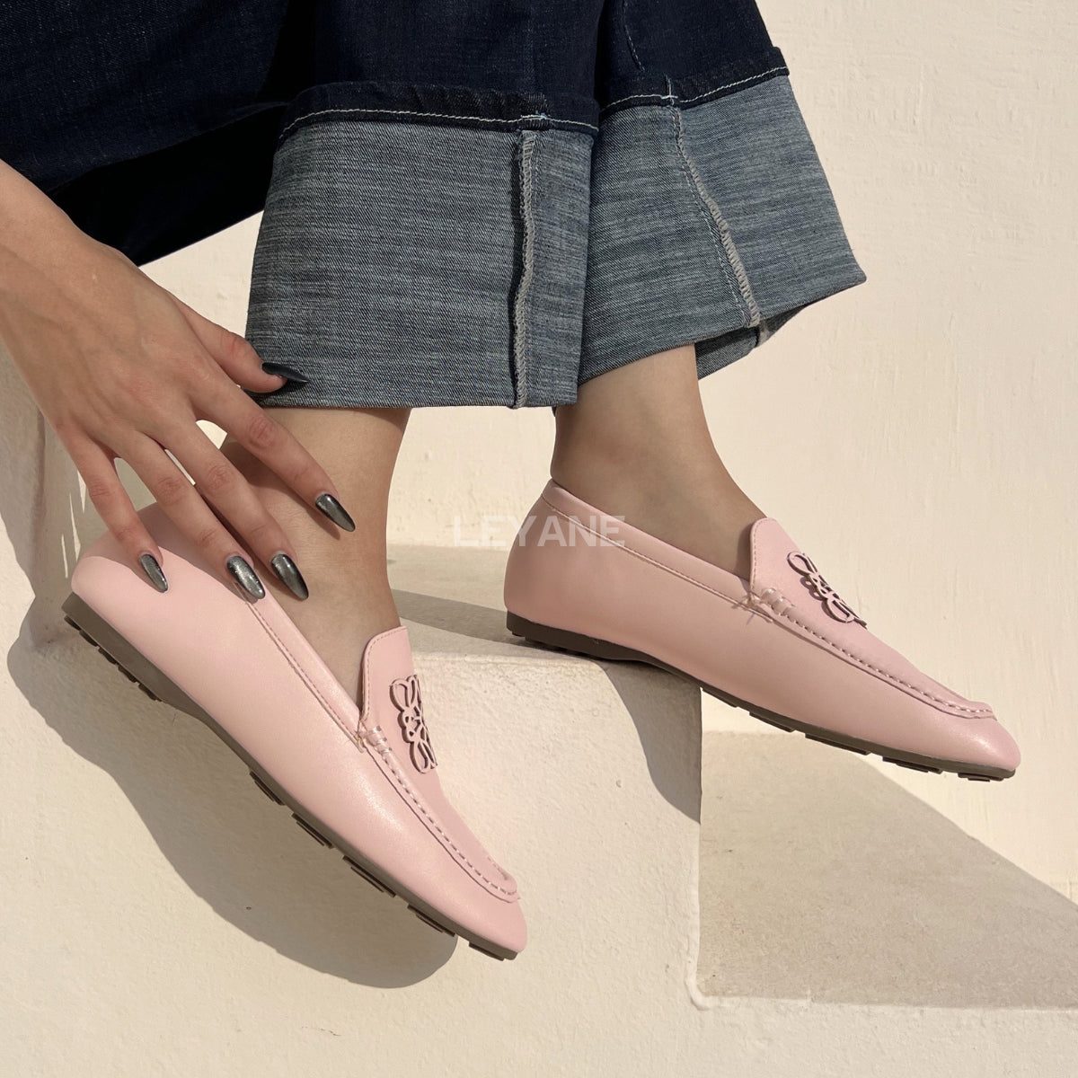 mocassin femme luxe, mocassins maroc, mocassins femme cuir , mocassin lora piana, mocassins casablanca, mocassin pour femme tendance,derbies femme, derbies femme maroc, derbies femme tamaris, derbies femme jonak,ballerine femme , ballerine femme confortable, ballerine tendance, ballerine chanel
