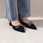 mocassin femme luxe, mocassins maroc, mocassins femme cuir , mocassin lora piana, mocassins casablanca, mocassin pour femme tendance,derbies femme, derbies femme maroc, derbies femme tamaris, derbies femme jonak,ballerine femme , ballerine femme confortable, ballerine tendance, ballerine chanel
