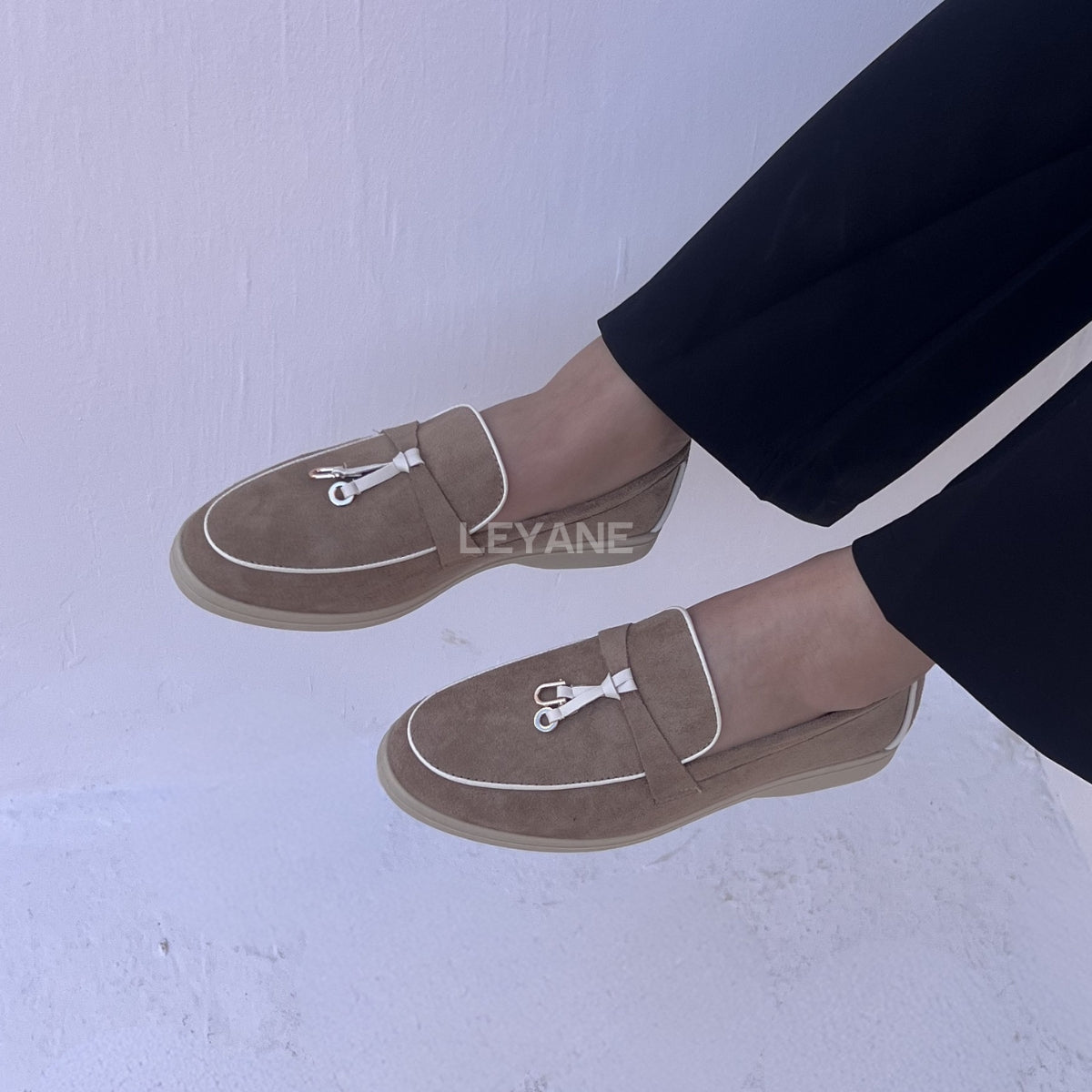 mocassin femme luxe, mocassins maroc, mocassins femme cuir , mocassin lora piana, mocassins casablanca, mocassin pour femme tendance,derbies femme, derbies femme maroc, derbies femme tamaris, derbies femme jonak,ballerine femme , ballerine femme confortable, ballerine tendance, ballerine chanel
