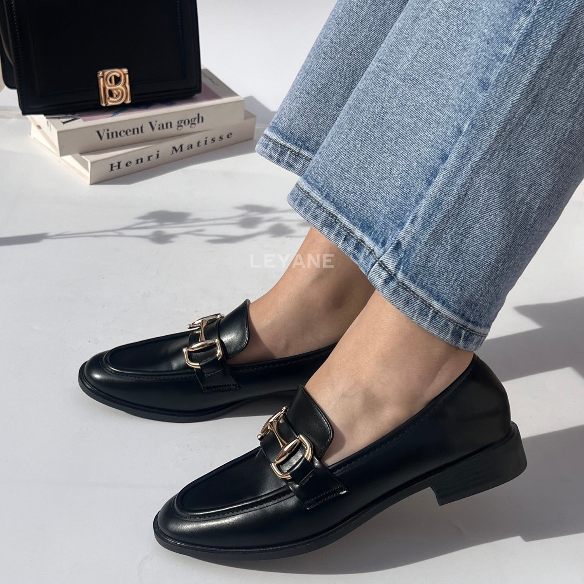 mocassin femme luxe, mocassins maroc, mocassins femme cuir , mocassin lora piana, mocassins casablanca, mocassin pour femme tendance,derbies femme, derbies femme maroc, derbies femme tamaris, derbies femme jonak,ballerine femme , ballerine femme confortable, ballerine tendance, ballerine chanel
