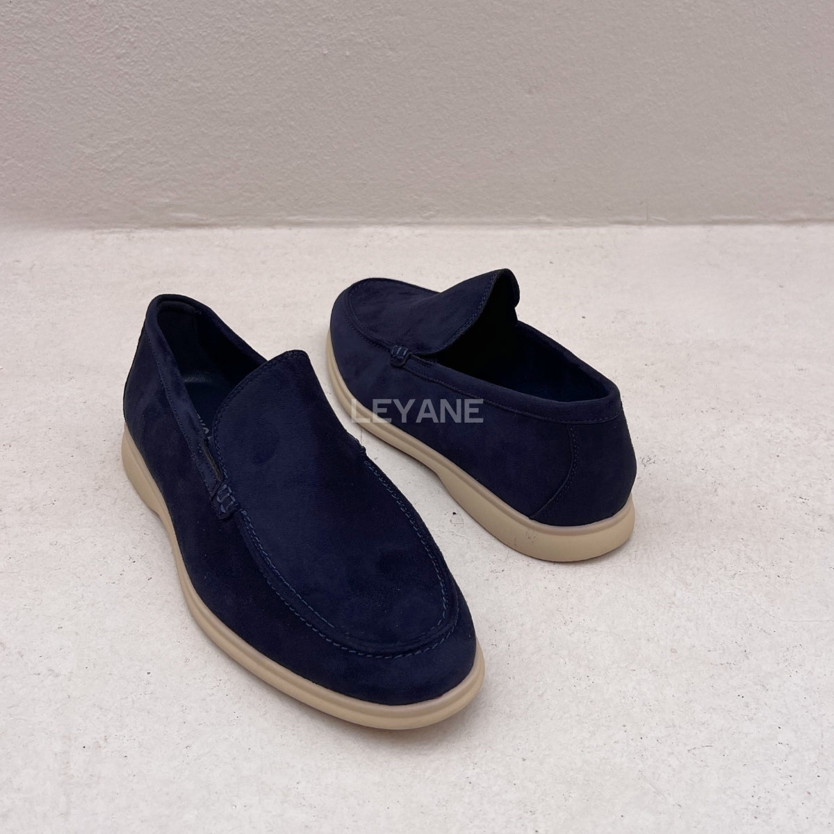 Mocassin homme luxe, mocassins homme Maroc, mocassins homme cuir, mocassin Loro Piana homme, mocassins homme Casablanca, mocassin homme tendance, mocassin homme élégant, mocassin homme italien, derbies homme, derbies homme Maroc, derbies homme cuir, derbies homme élégantes, derbies Tamaris homme, derbies Jonak homme, chaussures derby homme tendance, slipper homme cuir, chaussures confort homme, chaussures homme légères, mocassin souple homme, chaussures casual chic homme, slipper luxe homme style Chanel hom