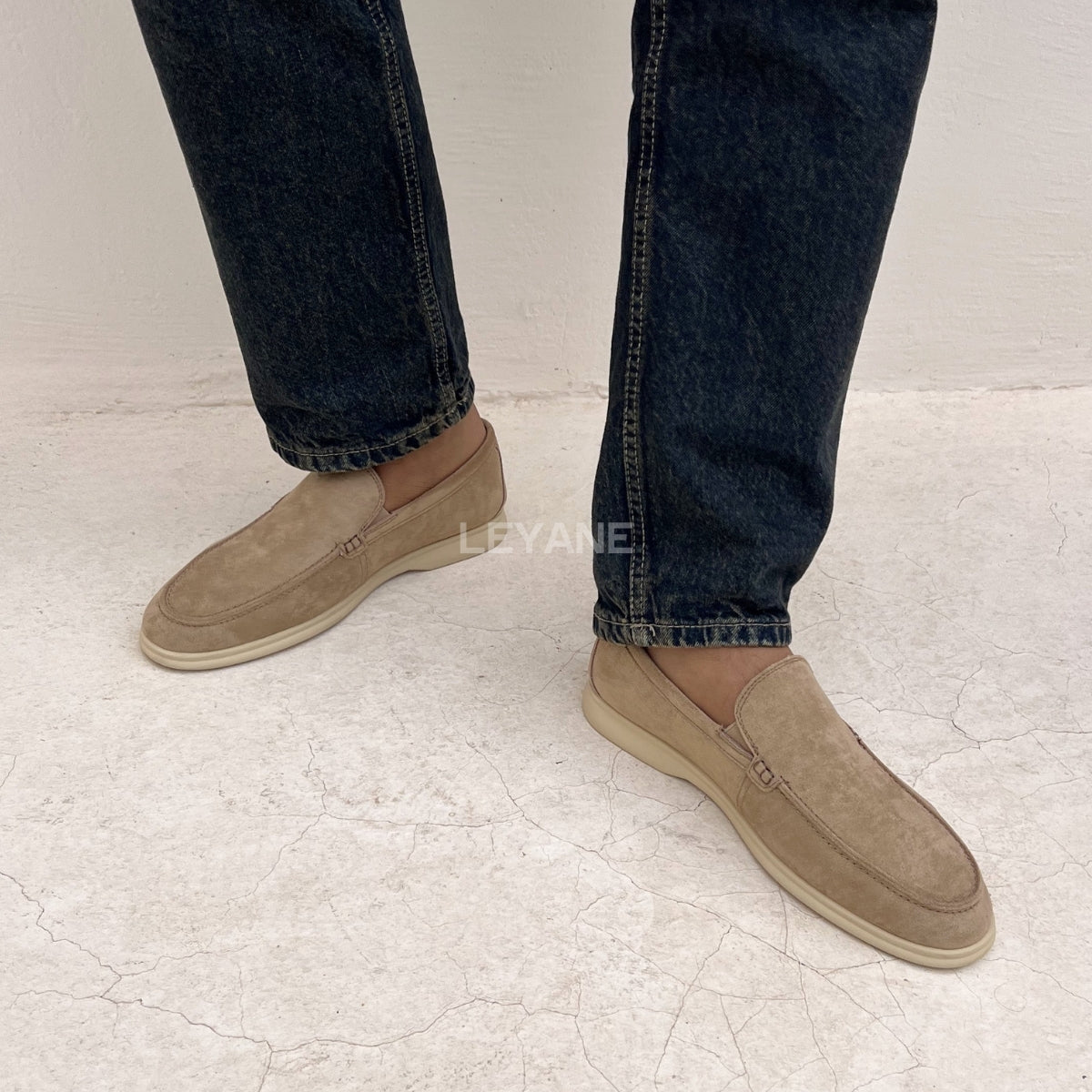 Mocassin homme luxe, mocassins homme Maroc, mocassins homme cuir, mocassin Loro Piana homme, mocassins homme Casablanca, mocassin homme tendance, mocassin homme élégant, mocassin homme italien, derbies homme, derbies homme Maroc, derbies homme cuir, derbies homme élégantes, derbies Tamaris homme, derbies Jonak homme, chaussures derby homme tendance, slipper homme cuir, chaussures confort homme, chaussures homme légères, mocassin souple homme, chaussures casual chic homme, slipper luxe homme style Chanel hom