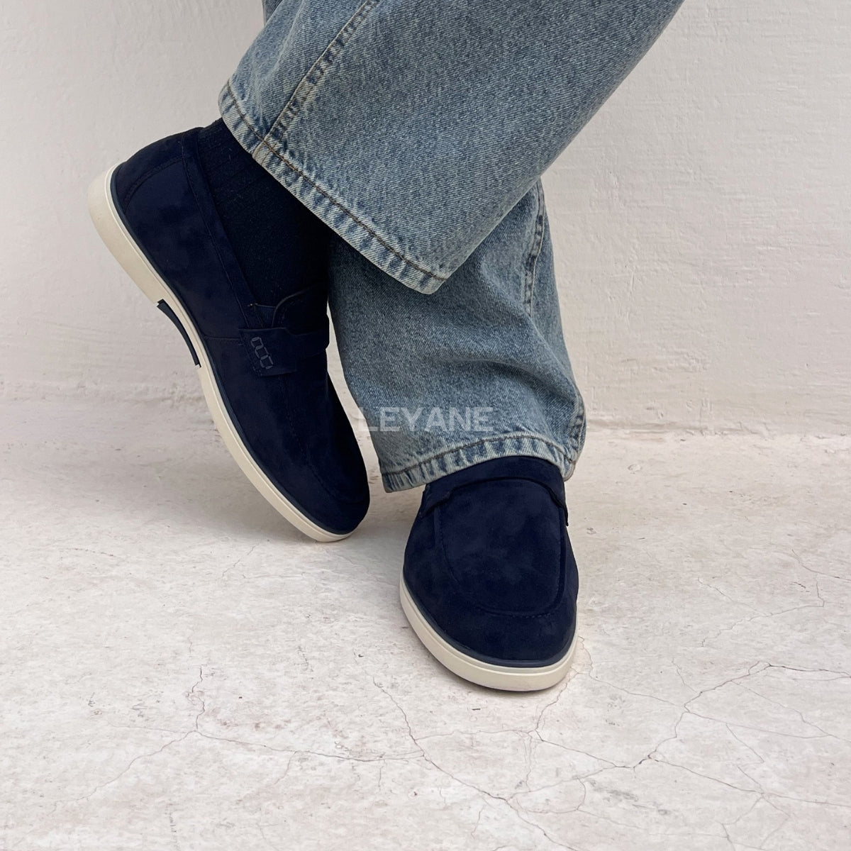 Mocassin homme luxe, mocassins homme Maroc, mocassins homme cuir, mocassin Loro Piana homme, mocassins homme Casablanca, mocassin homme tendance, mocassin homme élégant, mocassin homme italien, derbies homme, derbies homme Maroc, derbies homme cuir, derbies homme élégantes, derbies Tamaris homme, derbies Jonak homme, chaussures derby homme tendance, slipper homme cuir, chaussures confort homme, chaussures homme légères, mocassin souple homme, chaussures casual chic homme, slipper luxe homme style Chanel hom
