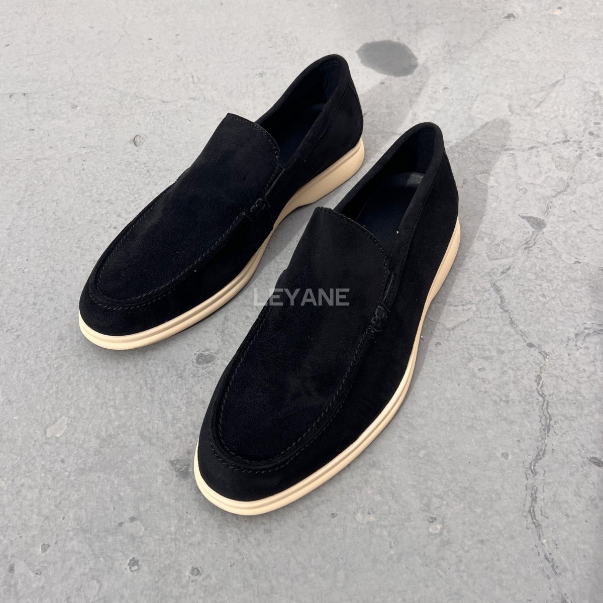 Mocassin homme luxe, mocassins homme Maroc, mocassins homme cuir, mocassin Loro Piana homme, mocassins homme Casablanca, mocassin homme tendance, mocassin homme élégant, mocassin homme italien, derbies homme, derbies homme Maroc, derbies homme cuir, derbies homme élégantes, derbies Tamaris homme, derbies Jonak homme, chaussures derby homme tendance, slipper homme cuir, chaussures confort homme, chaussures homme légères, mocassin souple homme, chaussures casual chic homme, slipper luxe homme style Chanel hom