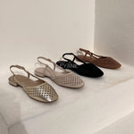 mocassin femme luxe, mocassins maroc, mocassins femme cuir , mocassin lora piana, mocassins casablanca, mocassin pour femme tendance,derbies femme, derbies femme maroc, derbies femme tamaris, derbies femme jonak,ballerine femme , ballerine femme confortable, ballerine tendance, ballerine chanel
